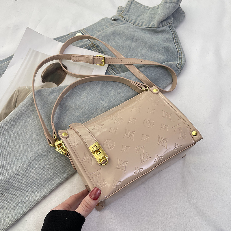 Classic Design Collection 2026 - Women'S Bags New Collection review and price